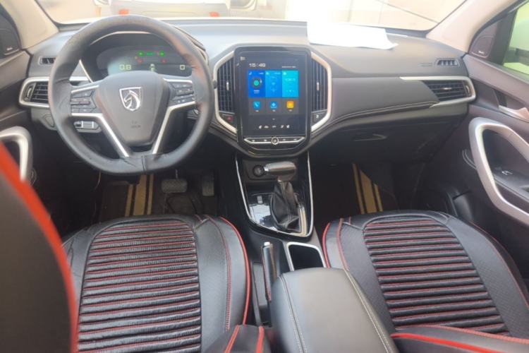 Used Baojun 530 2021 Global Car Anniversary Edition 1.5T CVT Luxury Model 5 Seats Center Console