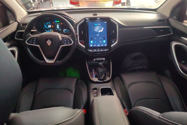 Used Baojun 530 2021 Global Car Anniversary Edition 1.5T CVT Prestige Connected Model 5 Seats Center Console