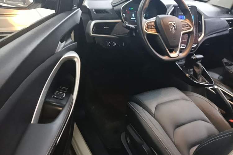 Used Baojun 530 2021 Global Car Anniversary Edition 1.5T CVT Luxury Model 6 Seats Driver Seat