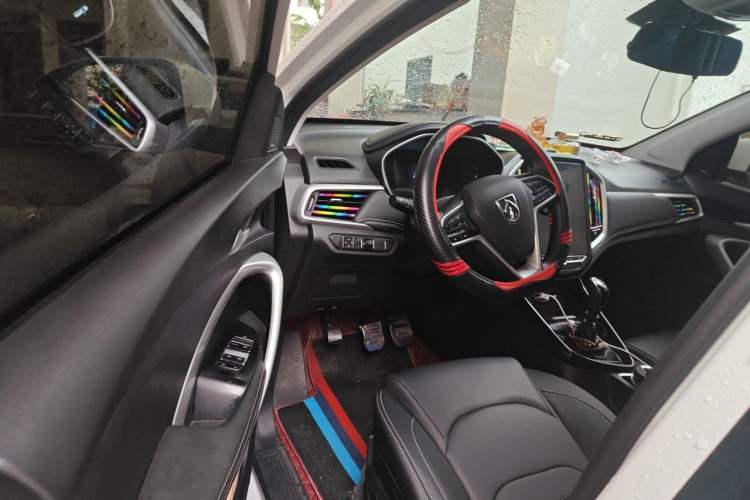 Used Baojun 530 2021 Global Car Anniversary Edition 1.5T Manual Luxury Model 7 Seats Driver Seat