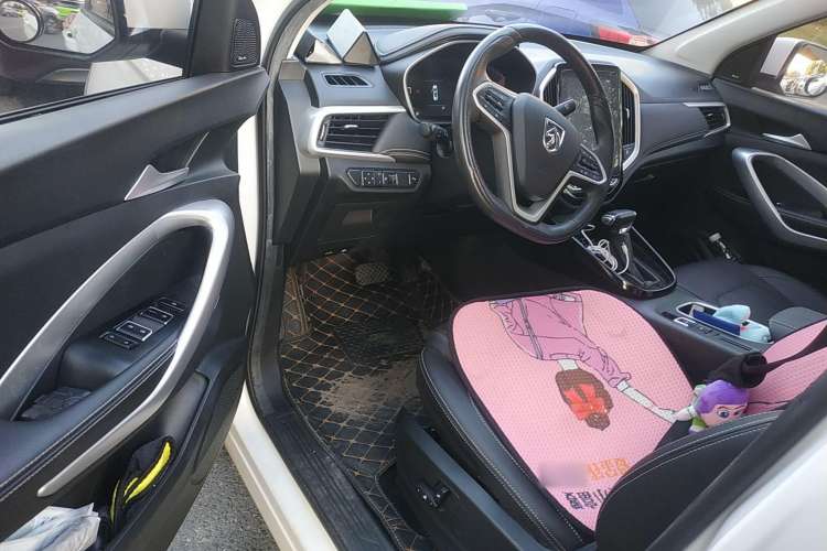 Used Baojun 530 2021 Global Car Anniversary Edition 1.5T CVT Prestige Connected Model 7 Seats Driver Seat