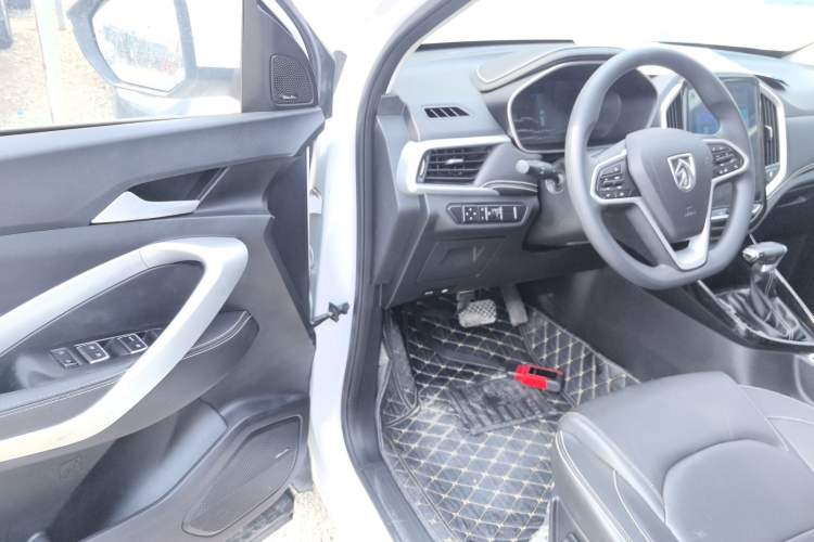 Used Baojun 530 2021 Global Car Anniversary Edition 1.5T CVT Luxury Model 5 Seats Driver Seat