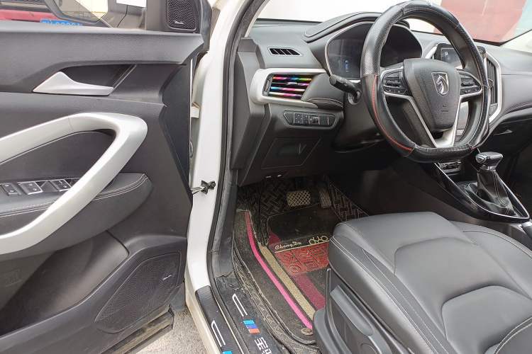 Used Baojun 530 2021 Global Car Anniversary Edition 1.5T CVT Luxury Model 7 Seats Driver Seat