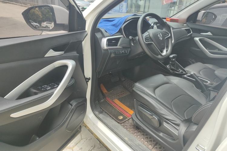 Used Baojun 530 2021 Global Car Anniversary Edition 1.5T CVT Luxury Model 5 Seats Driver Seat