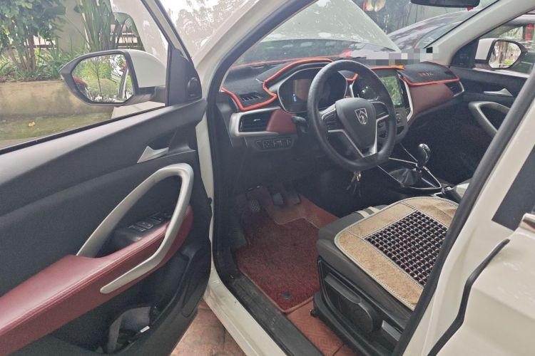 Used Baojun 530 2021 Global Car Anniversary Edition 1.5T Manual Comfort Model 6 Seats Driver Seat