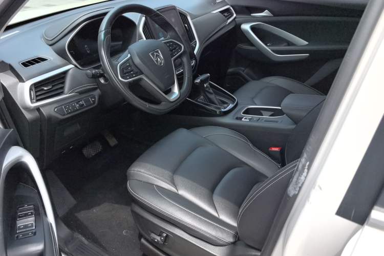 Used Baojun 530 2021 Global Car Anniversary Edition 1.5T CVT Prestige Connected Model 7 Seats Driver Seat