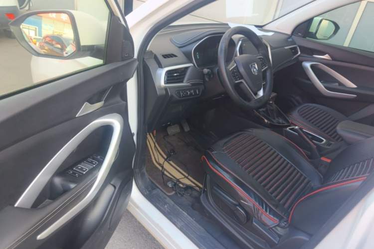 Used Baojun 530 2021 Global Car Anniversary Edition 1.5T CVT Luxury Model 5 Seats Driver Seat