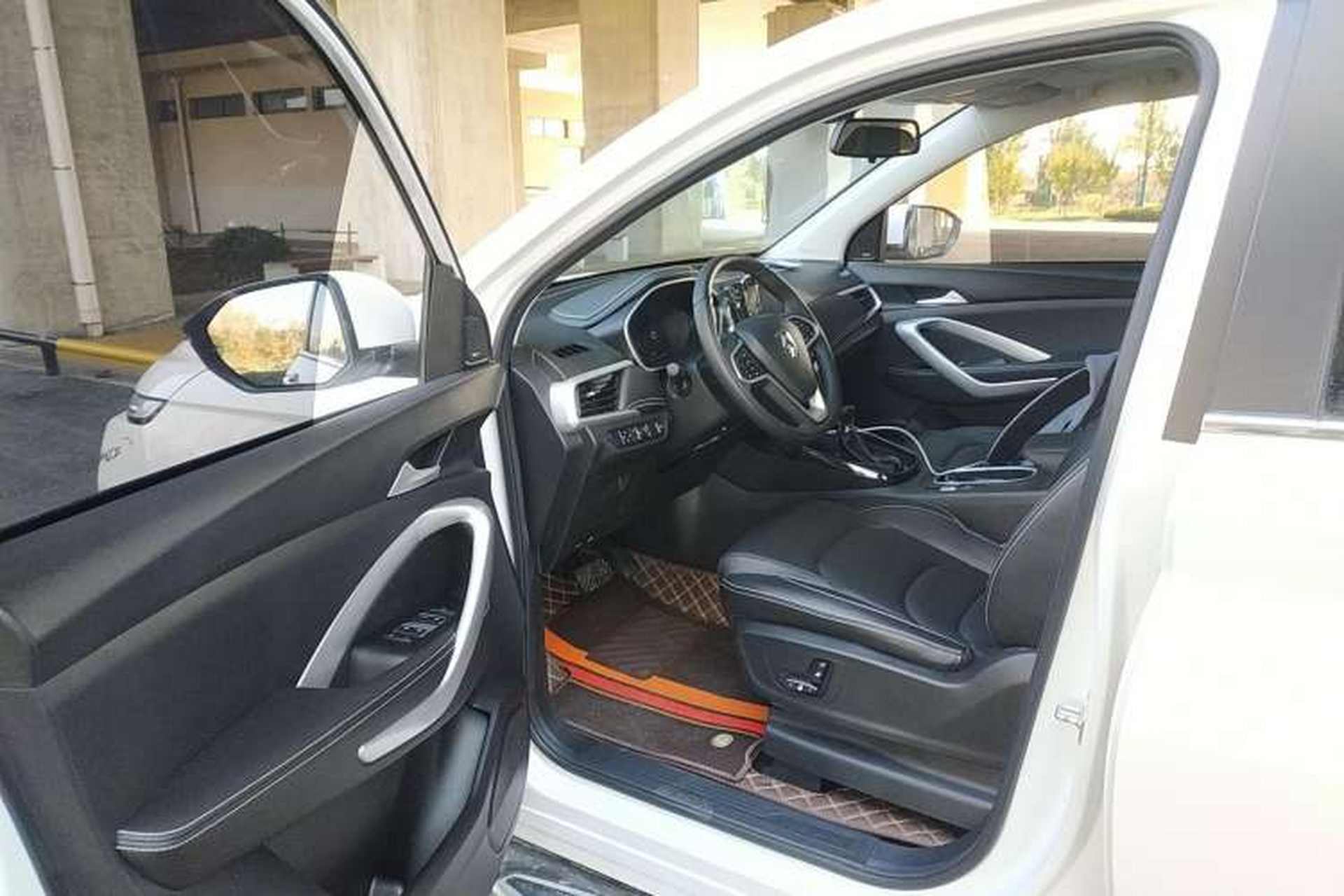 Used Baojun 530 2021 Global Car Anniversary Edition 1.5T CVT Prestige Connected Model 6 Seats Driver Seat