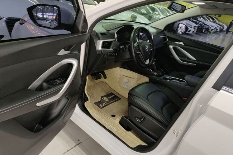 Used Baojun 530 2021 Global Car Anniversary Edition 1.5T CVT Prestige Connected Model 7 Seats Driver Seat