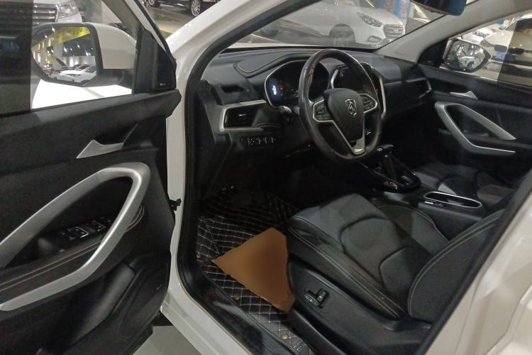 Used Baojun 530 2021 Global Car Anniversary Edition 1.5T CVT Prestige Connected Model 7 Seats Driver Seat