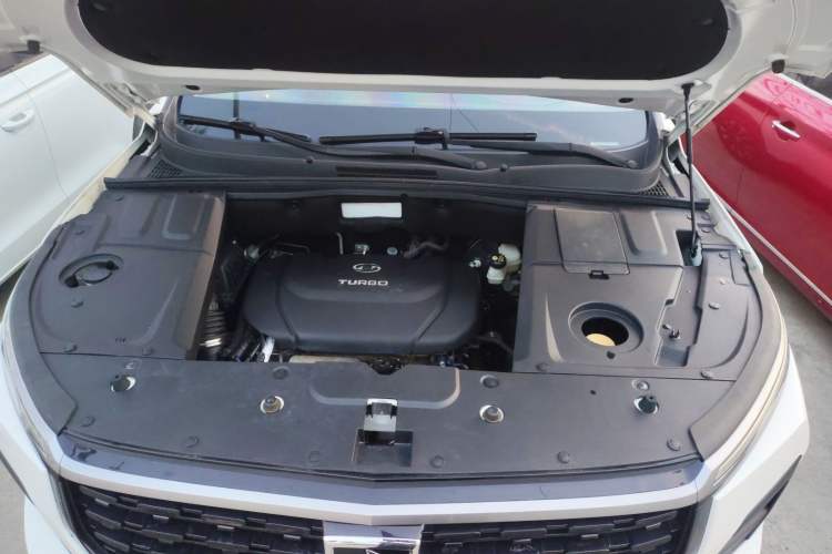 Used Baojun 530 2021 Global Car Anniversary Edition 1.5T Manual Luxury Model 5 Seats Engine Bay