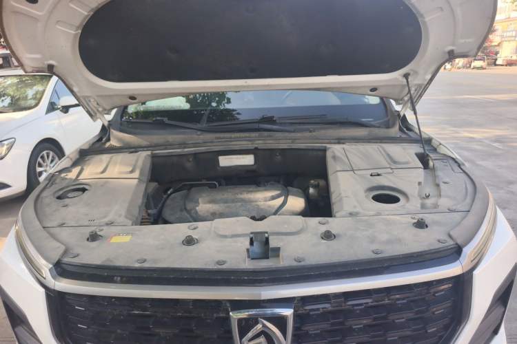 Used Baojun 530 2021 Global Car Anniversary Edition 1.5T Manual Luxury Model 6 Seats Engine Bay