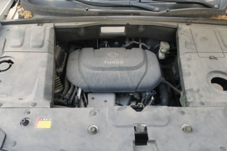 Used Baojun 530 2021 Global Car Anniversary Edition 1.5T Manual Comfort Model 5 Seats Engine Bay