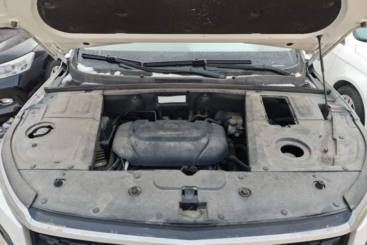 Used Baojun 530 2021 Global Car Anniversary Edition 1.5T Manual Luxury Model 6 Seats Engine Bay