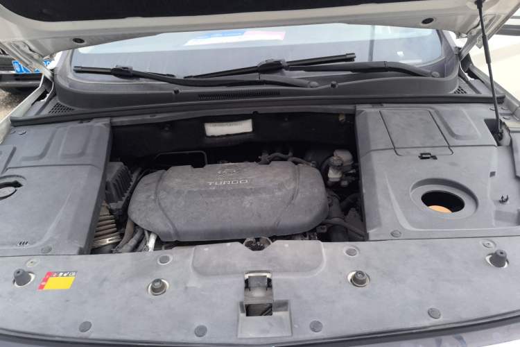 Used Baojun 530 2021 Global Car Anniversary Edition 1.5T CVT Luxury Model 5 Seats Engine Bay