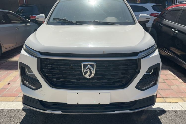 Used Baojun 530 2021 Global Car Anniversary Edition 1.5T Manual Comfort Version 7 Seats Exterior 1