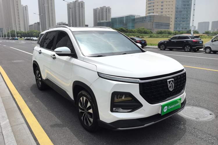 Used Baojun 530 2021 Global Car Anniversary Edition 1.5T CVT Prestige Connected Model 7 Seats Exterior 1