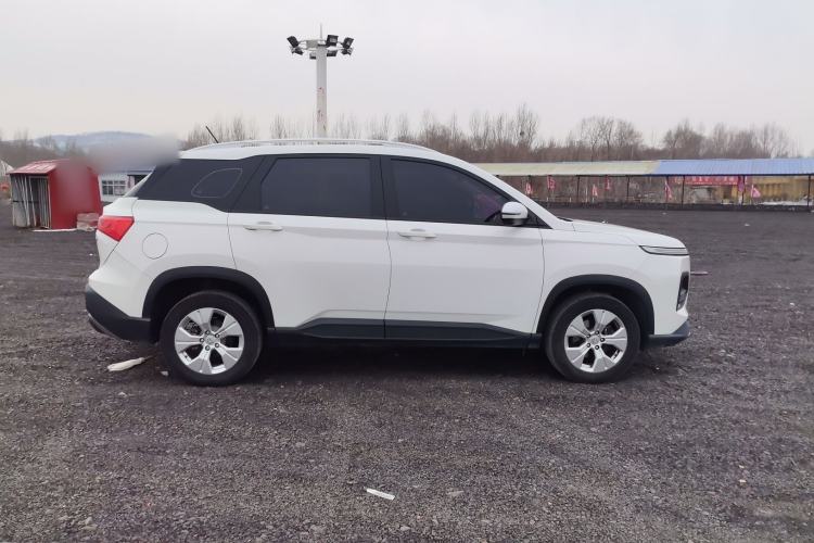 Used Baojun 530 2021 Global Car Anniversary Edition 1.5T Manual Comfort Model 5 Seats Exterior 2