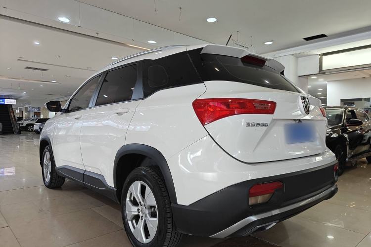 Used Baojun 530 2021 Global Car Anniversary Edition 1.5T Manual Comfort Model 5 Seats Exterior 2