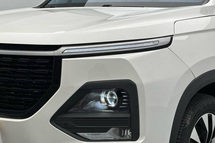 Used Baojun 530 2021 Global Car Anniversary Edition 1.5T CVT Prestige Connected Model 5 Seats Exterior 3