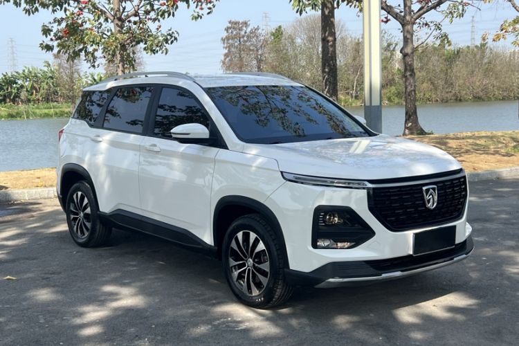 Used Baojun 530 2021 Global Car Anniversary Edition 1.5T CVT Luxury Model 7 Seats Exterior 3