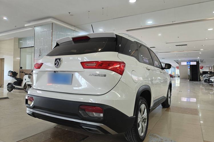 Used Baojun 530 2021 Global Car Anniversary Edition 1.5T Manual Comfort Model 5 Seats Exterior 4