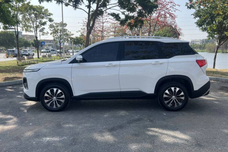 Used Baojun 530 2021 Global Car Anniversary Edition 1.5T CVT Luxury Model 7 Seats Exterior 5