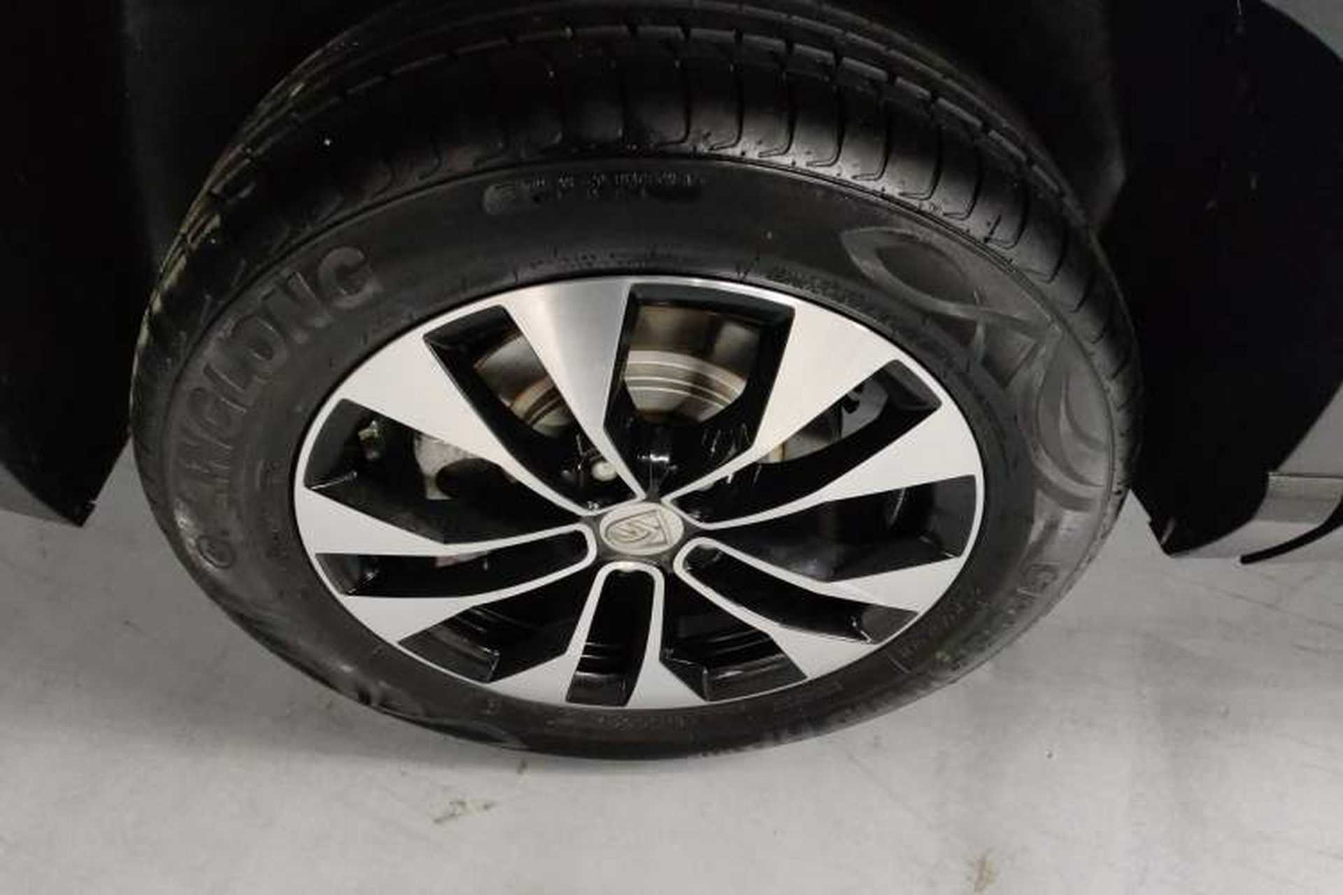 Used Baojun 530 2021 Global Car Anniversary Edition 1.5T Manual Prestige Model 6 Seats Exterior 5