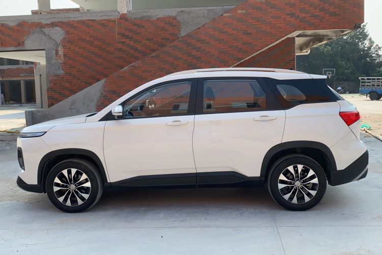Used Baojun 530 2021 Global Car Anniversary Edition 1.5T CVT Luxury Model 6 Seats Exterior 5