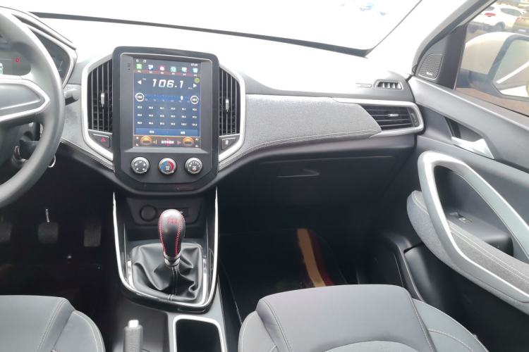 Used Baojun 530 2021 Global Car Anniversary Edition 1.5T Manual Comfort Model 5 Seats Exterior 7