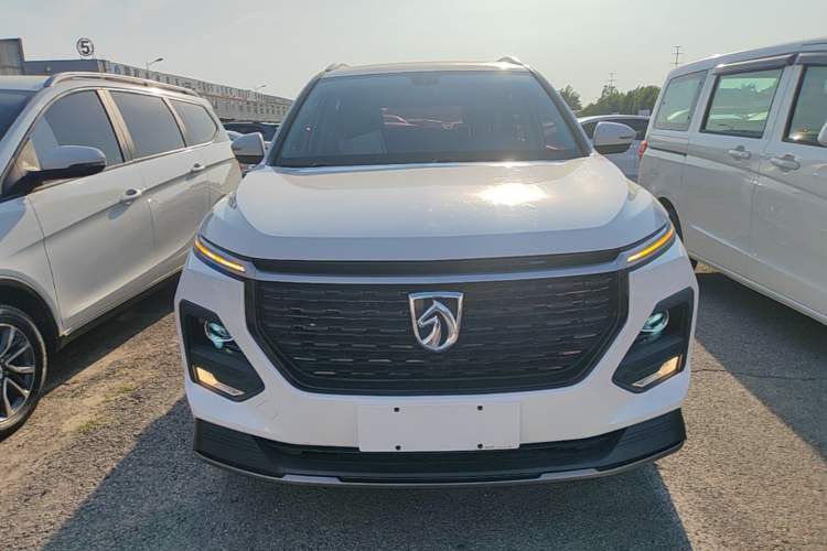 Used Baojun 530 2021 Global Car Anniversary Edition 1.5T CVT Prestige Connected Model 7 Seats Front