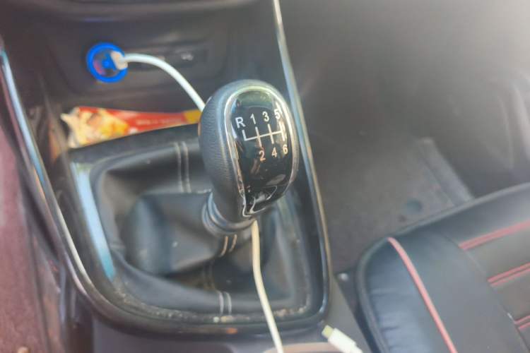 Used Baojun 530 2021 Global Car Anniversary Edition 1.5T Manual Luxury Model 6 Seats Gear Lever