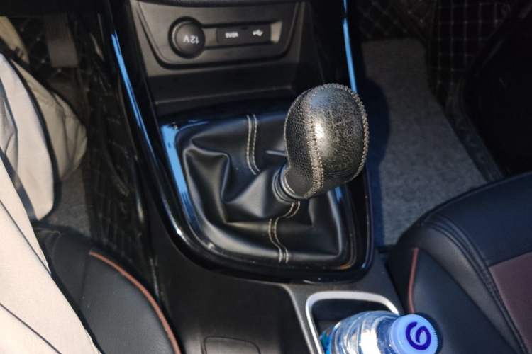 Used Baojun 530 2021 Global Car Anniversary Edition 1.5T Manual Luxury Model 5 Seats Gear Lever