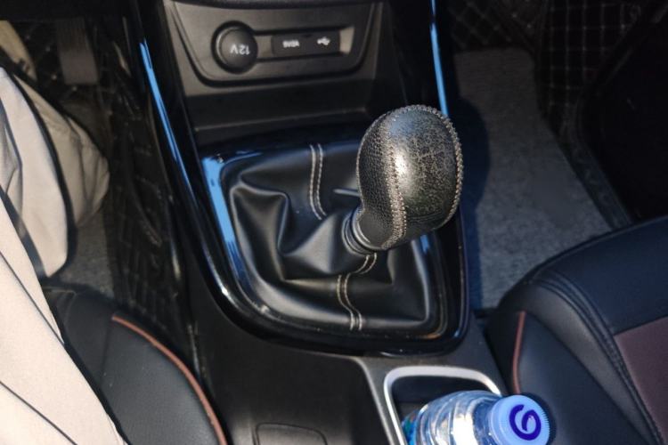 Used Baojun 530 2021 Global Car Anniversary Edition 1.5T Manual Luxury Model 5 Seats Gear Lever