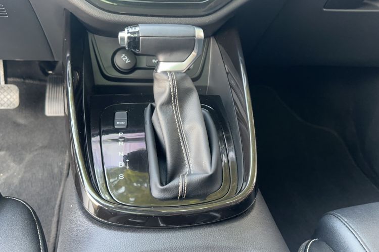 Used Baojun 530 2021 Global Car Anniversary Edition 1.5T CVT Prestige Connected Model 6 Seats Gear Lever