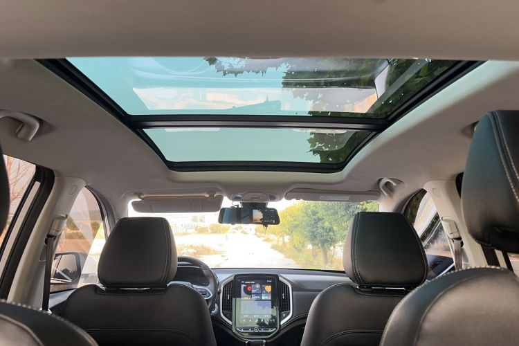 Used Baojun 530 2021 Global Car Anniversary Edition 1.5T CVT Prestige Connected Model 6 Seats Headliner