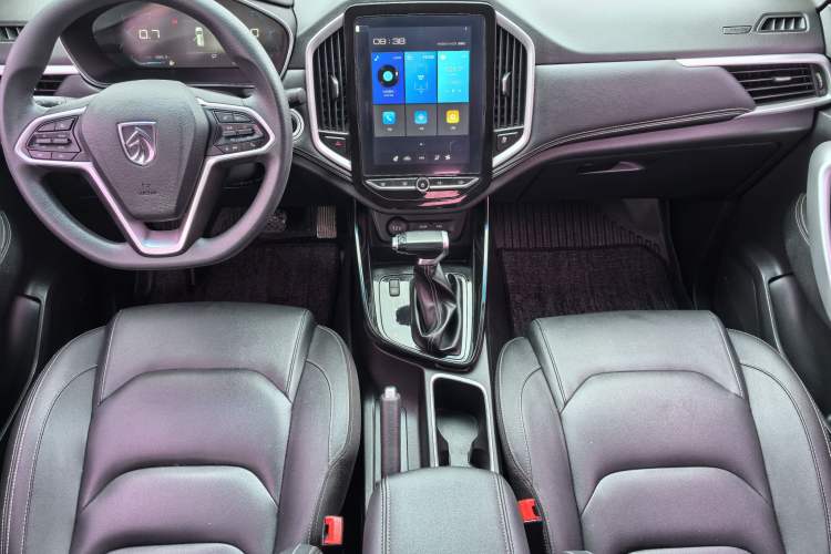 Used Baojun 530 2021 Global Car Anniversary Edition 1.5T CVT Luxury Model 7 Seats Interior 1