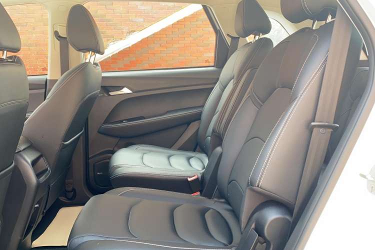 Used Baojun 530 2021 Global Car Anniversary Edition 1.5T CVT Luxury Model 6 Seats Interior 1