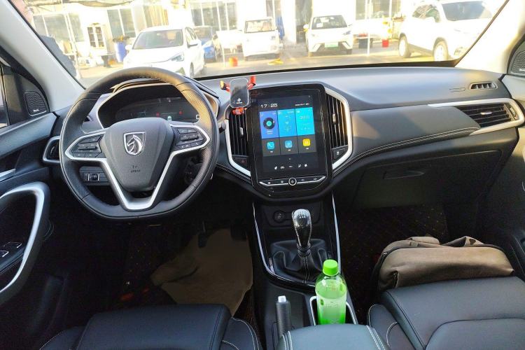 Used Baojun 530 2021 Global Car Anniversary Edition 1.5T Manual Prestige Model 6 Seats Interior 2