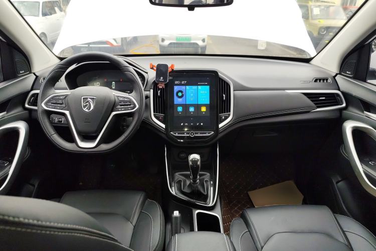 Used Baojun 530 2021 Global Car Anniversary Edition 1.5T Manual Prestige Model 6 Seats Interior 2