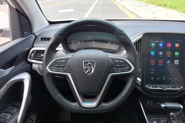 Used Baojun 530 2021 Global Car Anniversary Edition 1.5T CVT Prestige Connected Model 7 Seats Interior 2