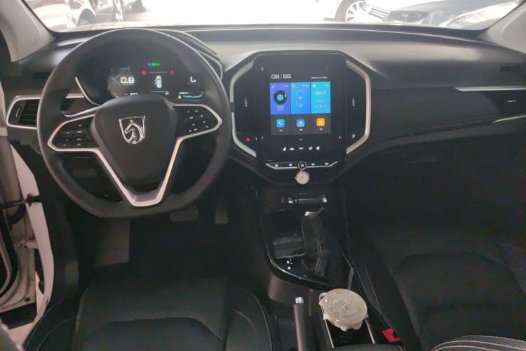 Used Baojun 530 2021 Global Car Anniversary Edition 1.5T CVT Luxury Model 7 Seats Interior 2