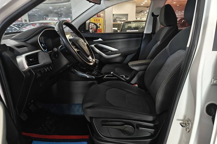 Used Baojun 530 2021 Global Car Anniversary Edition 1.5T Manual Comfort Model 5 Seats Interior 2