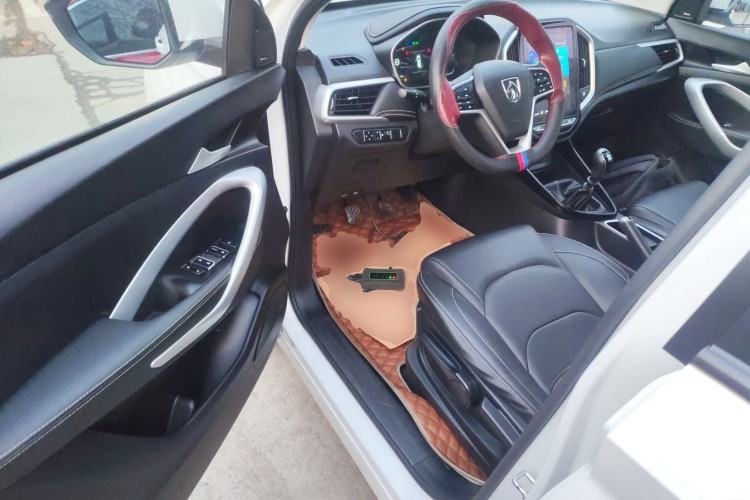 Used Baojun 530 2021 Global Car Anniversary Edition 1.5T Manual Luxury Model 5 Seats Interior 3