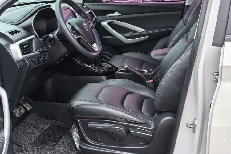 Used Baojun 530 2021 Global Car Anniversary Edition 1.5T CVT Luxury Model 7 Seats Interior 3