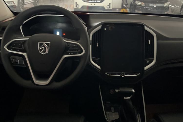 Used Baojun 530 2021 Global Car Anniversary Edition 1.5T CVT Luxury Model 6 Seats Interior 3