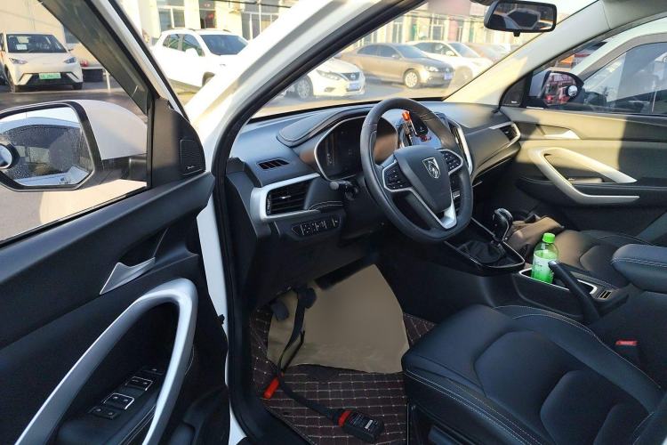Used Baojun 530 2021 Global Car Anniversary Edition 1.5T Manual Prestige Model 6 Seats Interior 3