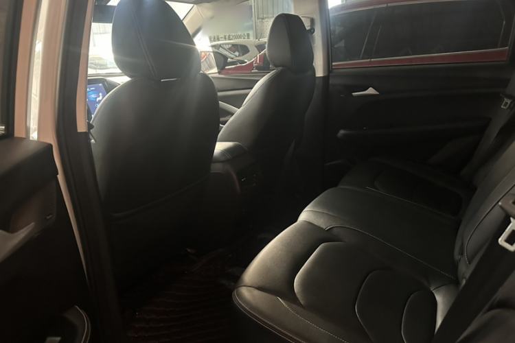Used Baojun 530 2021 Global Car Anniversary Edition 1.5T CVT Prestige Connected Model 5 Seats Interior 3