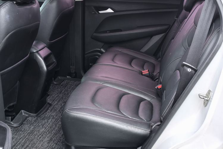 Used Baojun 530 2021 Global Car Anniversary Edition 1.5T CVT Luxury Model 7 Seats Interior 4