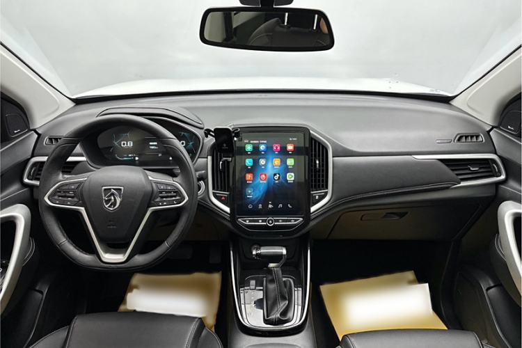 Used Baojun 530 2021 Global Car Anniversary Edition 1.5T CVT Prestige Connected Model 5 Seats Interior 4